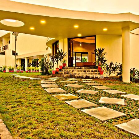 The Palm Resort-Luxuria Найнитал Экстерьер фото